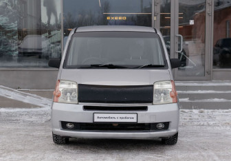 Подержанный автомобиль Honda Mobilio 2002 года (2 фото)