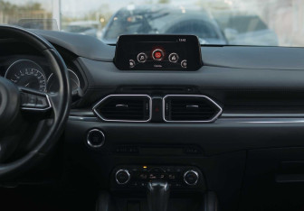 Подержанный автомобиль Mazda CX-5 2017 года (14 фото)