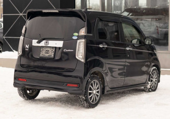 Подержанный автомобиль Honda N-WGN 2014 года (5 фото)