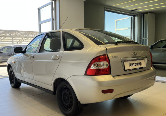 Подержанный автомобиль LADA (ВАЗ) Priora Hatchback 2012 года (6 фото)