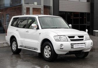Подержанный автомобиль Mitsubishi Pajero 2003 года (3 фото)