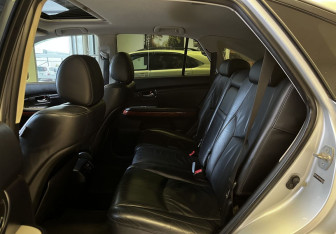 Подержанный автомобиль Lexus RX 2003 года (15 фото)