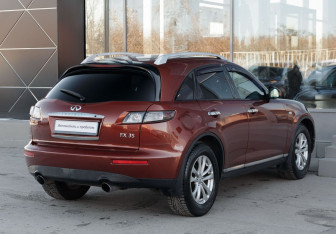 Подержанный автомобиль Infiniti FX 2008 года (5 фото)