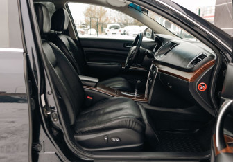 Подержанный автомобиль Nissan Teana 2010 года (21 фото)