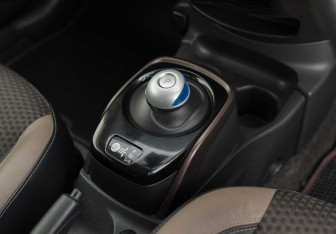 Подержанный автомобиль Nissan Note 2017 года (16 фото)