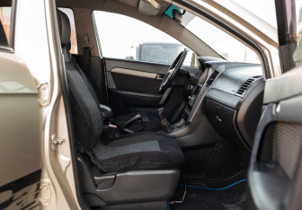 Подержанный автомобиль Chevrolet Captiva 2007 года (18 фото)