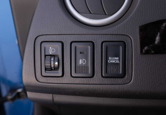 Подержанный автомобиль Suzuki Swift Hatchback 2009 года (16 фото)