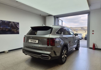 Подержанный автомобиль Kia Sorento 2021 года (4 фото)