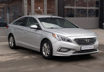 Подержанный автомобиль Hyundai Sonata 2016 года (3 фото)