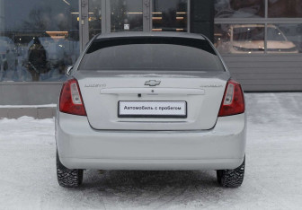 Подержанный автомобиль Chevrolet Lacetti Sedan 2012 года (6 фото)