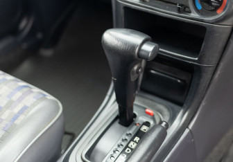 Подержанный автомобиль Nissan AD 2003 года (15 фото)