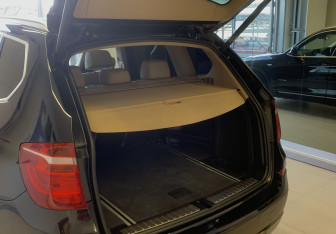 Подержанный автомобиль BMW X3 2011 года (14 фото)