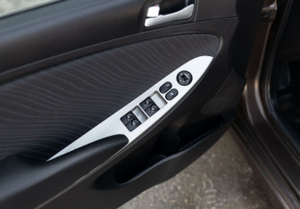 Подержанный автомобиль Hyundai Solaris Sedan 2015 года (17 фото)