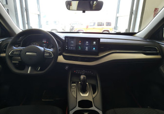 Подержанный автомобиль Haval F7 2023 года (8 фото)