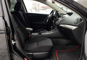 Подержанный автомобиль Mazda 3 Sedan 2011 года (20 фото)