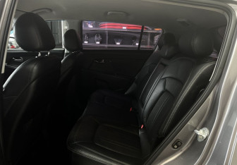 Подержанный автомобиль Kia Sportage 2012 года (14 фото)