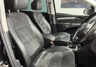 Подержанный автомобиль Volkswagen Sharan 2015 года (8 фото)