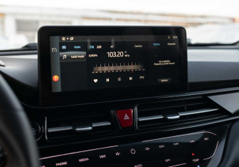 Подержанный автомобиль Москвич 3 2024 года (14 фото)