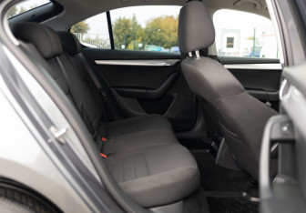 Подержанный автомобиль Skoda Octavia Liftback 2015 года (18 фото)