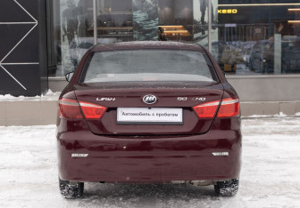 Подержанный автомобиль Lifan Solano 2017 года (6 фото)