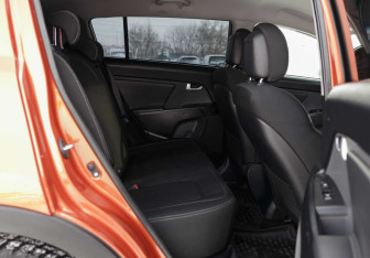 Подержанный автомобиль Kia Sportage 2011 года (17 фото)