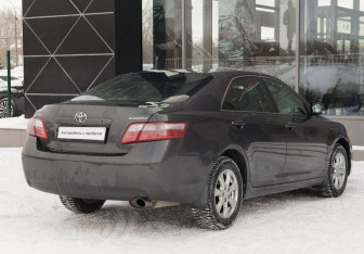 Подержанный автомобиль Toyota Camry Sedan 2011 года (5 фото)