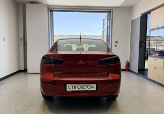 Подержанный автомобиль Mitsubishi Lancer Sedan 2012 года (6 фото)