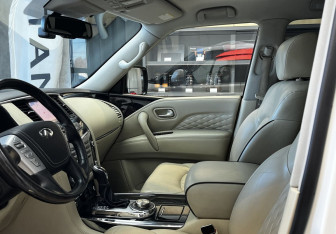 Подержанный автомобиль Infiniti QX80 2018 года (13 фото)