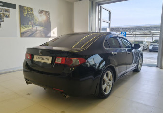 Подержанный автомобиль Honda Accord Sedan 2008 года (4 фото)