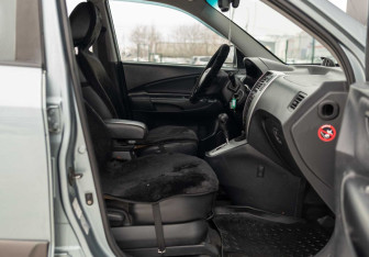 Подержанный автомобиль Hyundai Tucson 2005 года (18 фото)