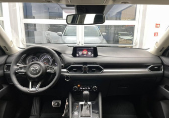 Подержанный автомобиль Mazda CX-5 2017 года (10 фото)