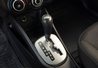 Подержанный автомобиль Kia Rio Sedan 2013 года (14 фото)