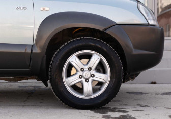 Подержанный автомобиль Hyundai Tucson 2007 года (9 фото)