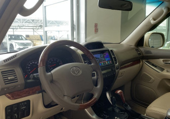 Подержанный автомобиль Toyota Land Cruiser Prado 2006 года (11 фото)