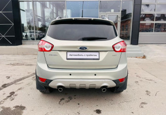 Подержанный автомобиль Ford Kuga 2010 года (6 фото)