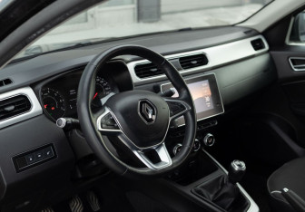 Подержанный автомобиль Renault Arkana 2021 года (11 фото)
