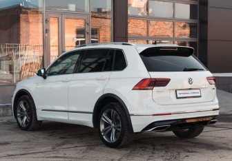 Подержанный автомобиль Volkswagen Tiguan 2018 года (7 фото)