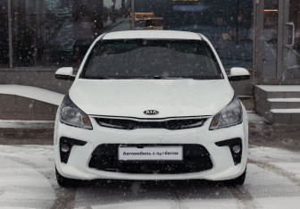 Подержанный автомобиль Kia Rio Sedan 2019 года (2 фото)