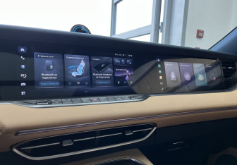 Подержанный автомобиль Voyah Free 2025 года (15 фото)