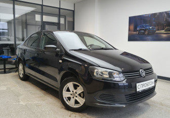Подержанный автомобиль Volkswagen Polo Sedan 2012 года (4 фото)