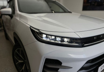 Подержанный автомобиль Exeed LX 2023 года (10 фото)