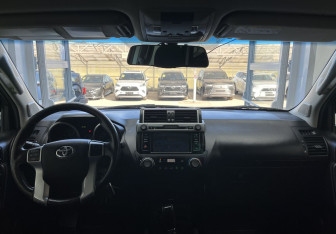 Подержанный автомобиль Toyota Land Cruiser Prado 2015 года (9 фото)