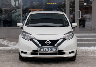 Подержанный автомобиль Nissan Note 2020 года (2 фото)