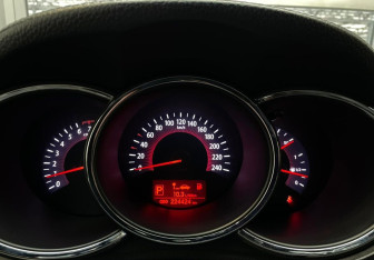 Подержанный автомобиль Kia Sorento 2012 года (13 фото)