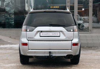 Подержанный автомобиль Mitsubishi Outlander 2008 года (6 фото)