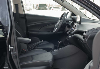 Подержанный автомобиль Changan Alsvin 2023 года (20 фото)