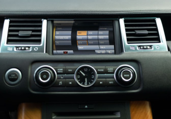 Подержанный автомобиль Land Rover Range Rover Sport 2009 года (19 фото)