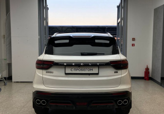 Подержанный автомобиль Geely Coolray 2023 года (6 фото)