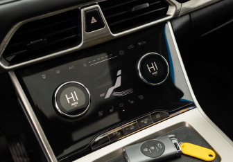 Подержанный автомобиль Exeed TXL 2023 года (14 фото)