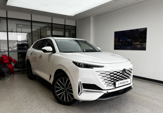 Подержанный автомобиль Changan UNI-K 2023 года (3 фото)
